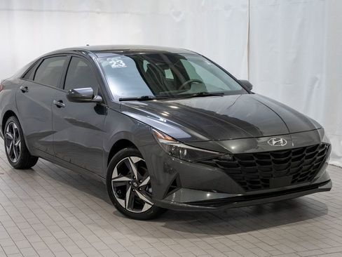 Used 2023 Hyundai Elantra SEL w/ Convenience Package image 1