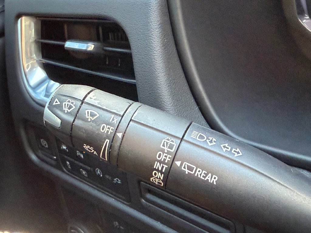 Used 2022 Chevrolet Tahoe LT w/ Luxury Package RWD image 35