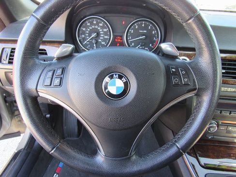 Used 2008 BMW 328i Convertible image 17