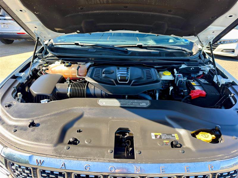 Used 2024 Jeep Grand Wagoneer L Series III AWD/4WD image 15