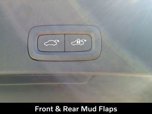 Used 2023 Volvo XC40 B5 Plus w/ Driver Assist Package image 12