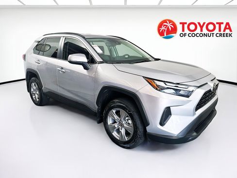 Used 2025 Toyota RAV4 XLE image 1