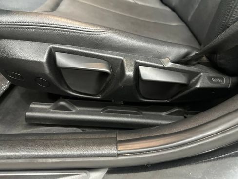 Used 2017 BMW 320i Sedan RWD image 23