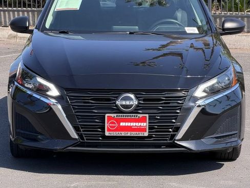 Used 2024 Nissan Altima 2.5 SV FWD image 2