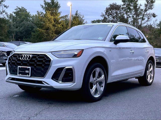 Used 2023 Audi Q5 2.0T Premium Plus w/ Premium Plus Package AWD/4WD image 2