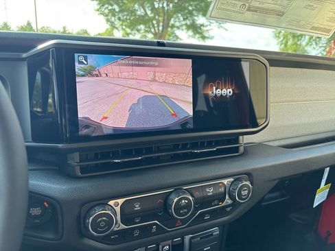 New 2025 Jeep Gladiator Willys image 26