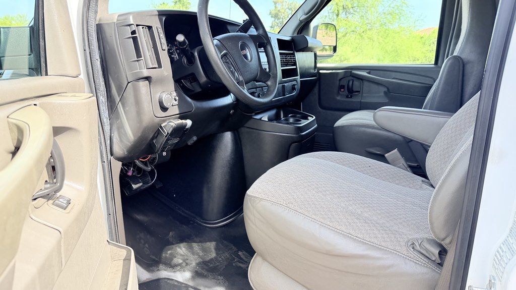 Used 2015 GMC Savana 2500 RWD image 9