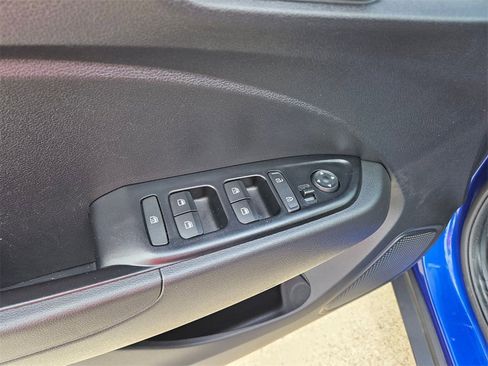 Used 2025 Hyundai Venue SEL image 15