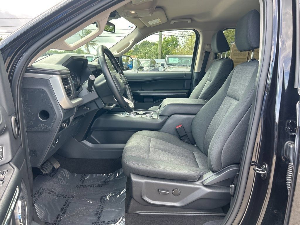 Used 2024 Ford Expedition XLT AWD/4WD image 10