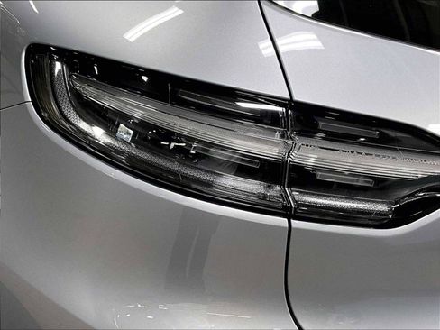 New 2026 Porsche Macan image 34