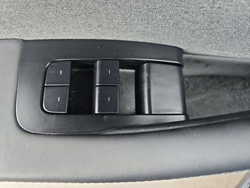 Used 2024 Tesla Model 3 Standard Range image 32