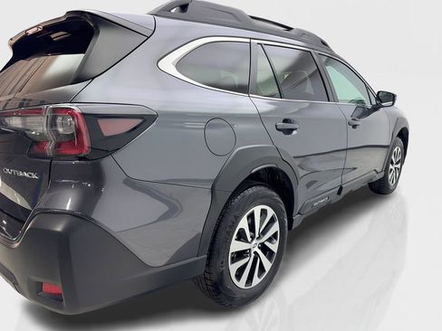 Used 2025 Subaru Outback Premium AWD/4WD image 13