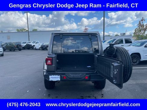 Certified 2025 Jeep Wrangler Unlimited Sahara AWD/4WD image 29