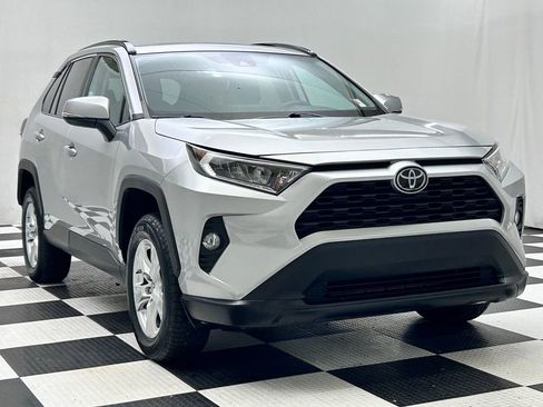 Used 2019 Toyota RAV4 XLE image 2