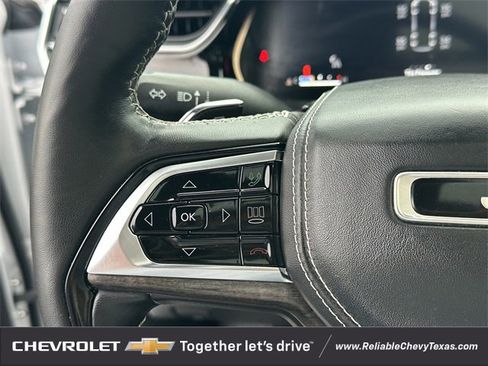 Used 2023 Jeep Grand Cherokee L Overland w/ Advanced Protech Group III image 14