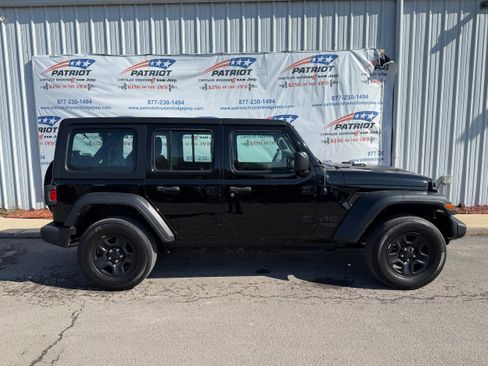 Used 2021 Jeep Wrangler Unlimited Sport image 2