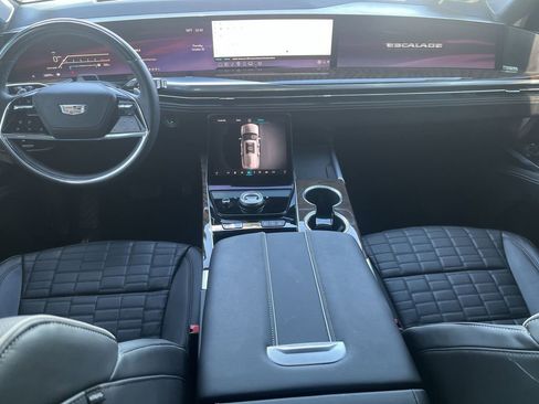 Used 2025 Cadillac Escalade Sport Platinum image 13
