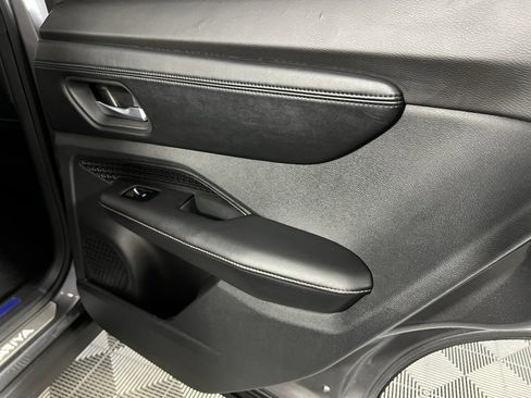 Used 2024 Nissan Ariya AWD image 30