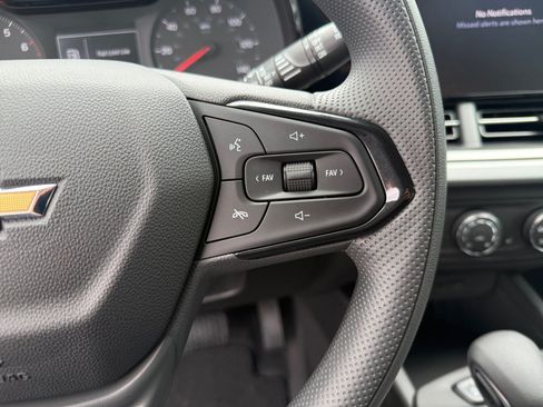 New 2026 Chevrolet Trax LS w/ LS Convenience Package FWD image 25