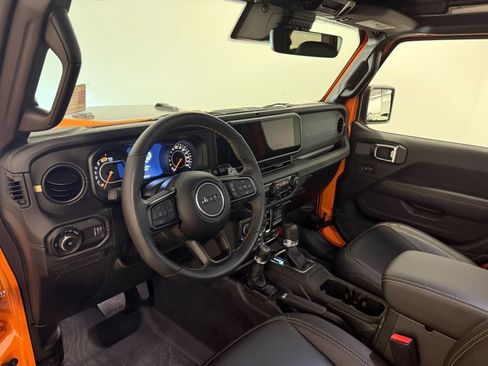 Used 2025 Jeep Wrangler Unlimited Rubicon 392 AWD/4WD image 13