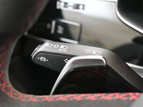 Used 2025 Audi RS Q8 performance w/ RS Design Package - Red AWD/4WD image 30