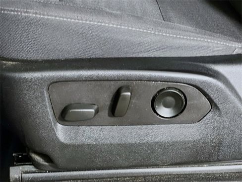 Used 2022 GMC Yukon SLE w/ Gmc Pro Safety Plus Package image 11