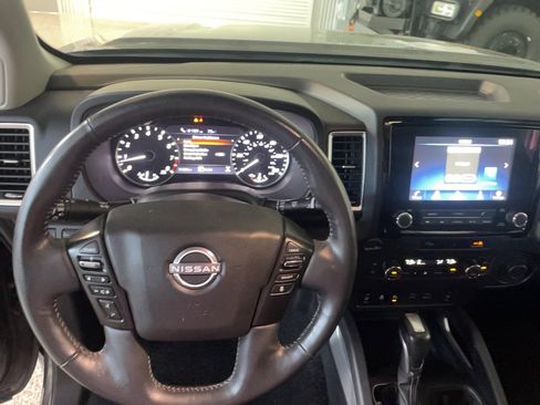 Used 2023 Nissan Frontier SV w/ SV Premium Package AWD/4WD image 16