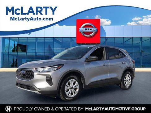 Used 2024 Ford Escape Active FWD image 1