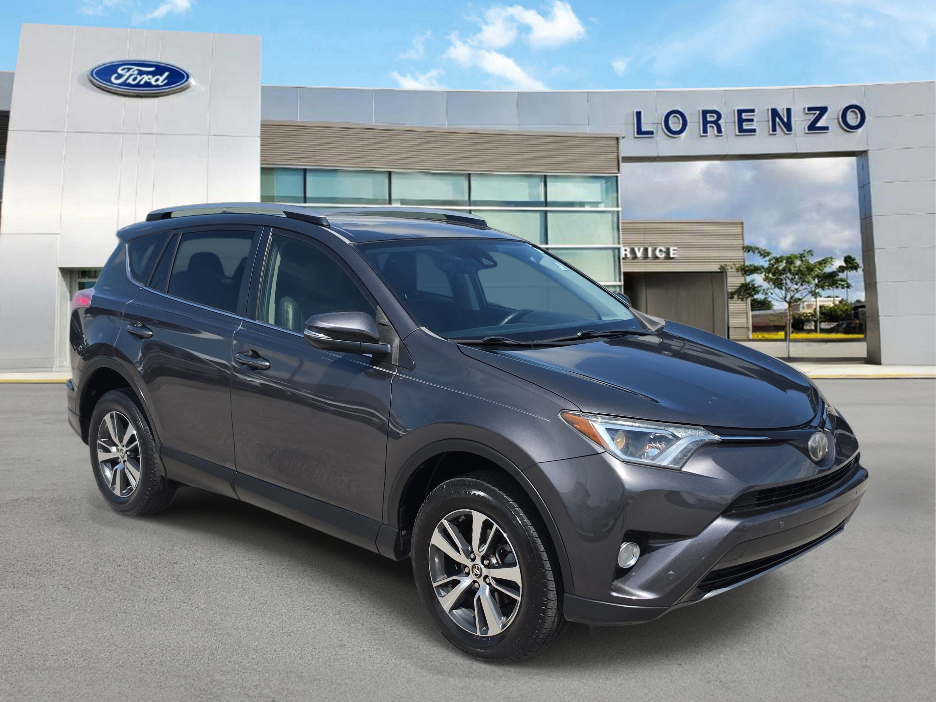 Used 2017 Toyota RAV4 XLE FWD image 3