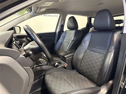 Used 2022 Nissan Rogue Sport SV w/ Technology Package image 6