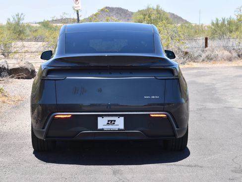 Used 2026 Tesla Model Y AWD image 4