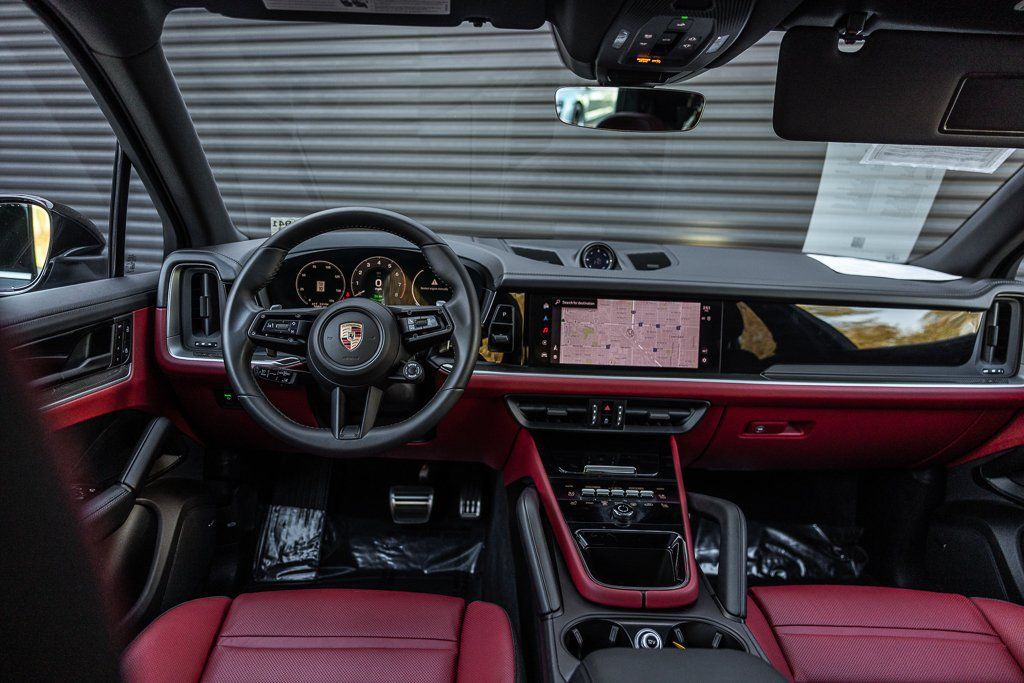 Certified 2025 Porsche Cayenne E-Hybrid AWD/4WD image 12