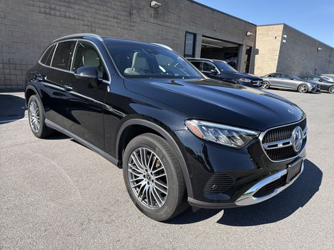 Certified 2025 Mercedes-Benz GLC 300 4MATIC image 2