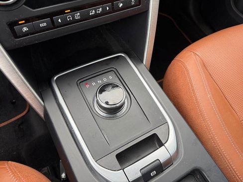 Used 2017 Land Rover Discovery Sport HSE Luxury image 22