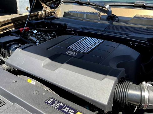 New 2025 Land Rover Defender 110 X-Dynamic SE image 32