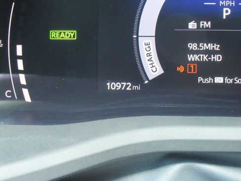 Used 2026 Toyota Camry SE FWD image 31