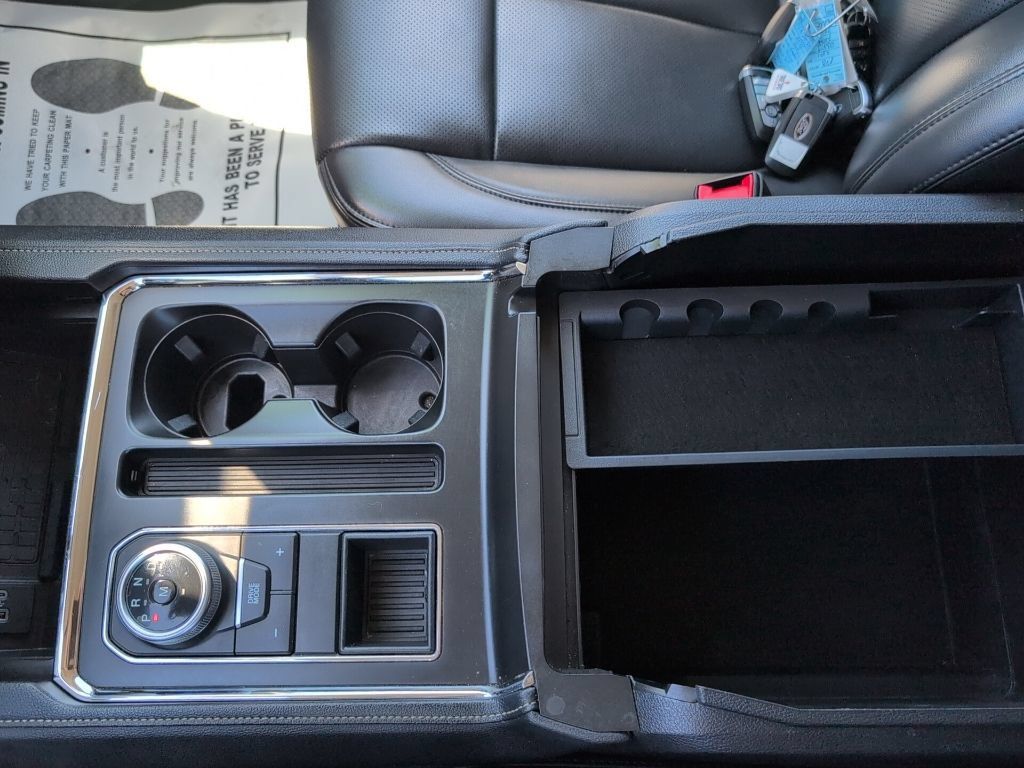 Used 2024 Ford Expedition XLT RWD image 23