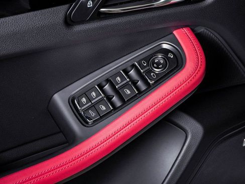 New 2026 Porsche Macan S image 26