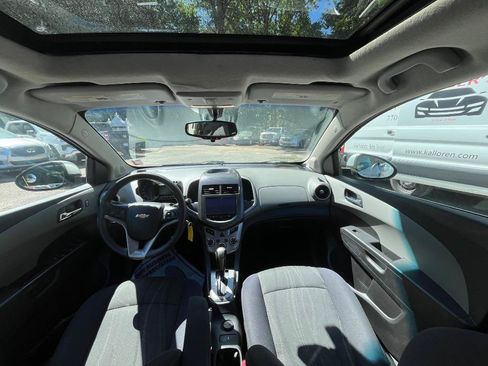 Used 2014 Chevrolet Sonic LT w/ Fun and Sun Package FWD image 33
