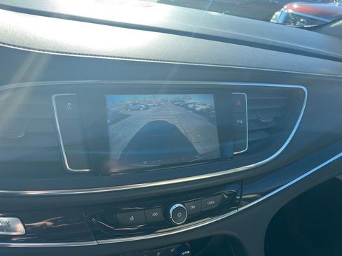 Used 2019 Buick Enclave Essence image 14