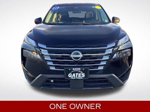 Used 2024 Nissan Rogue S AWD/4WD image 2