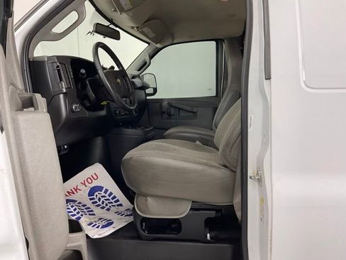 Used 2020 Chevrolet Express 3500 Extended w/ Driver Convenience Package RWD image 18