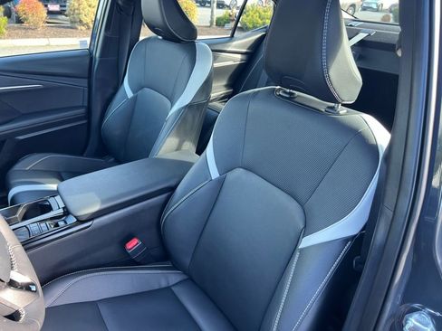 Used 2025 Toyota Camry SE w/ Multimedia Upgrade Package image 14