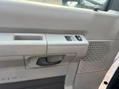 Used 2017 Ford E-350 and Econoline 350 Super Duty w/ Power Windows & Locks Group RWD image 10