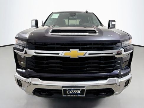 Used 2024 Chevrolet Silverado 2500 LT w/ Convenience Package AWD/4WD image 2