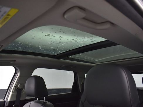 Certified 2023 Kia Sorento SX image 31