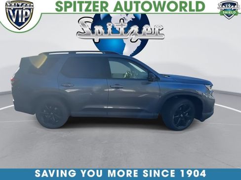 Used 2025 Honda Pilot Black Edition image 10