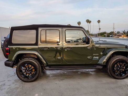 Used 2023 Jeep Wrangler Unlimited Sahara w/ Cold Weather Group image 13