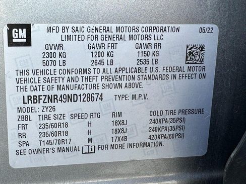 Used 2022 Buick Envision Essence w/ Safety Package FWD image 24