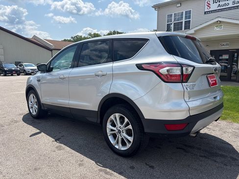 Used 2017 Ford Escape SE image 8